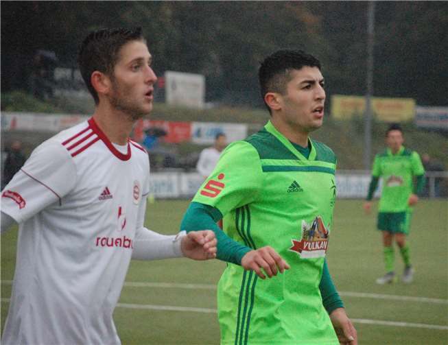 Mustafa Madanoglu (re.) hatte in der 90. Minute den Ausgleich auf dem Fuß.