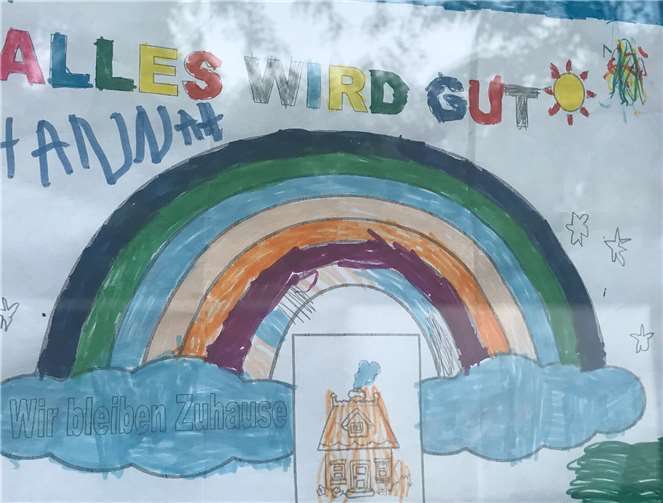 Mutmachende Botschaften sendendie Kita-Kinder an alle Passanten.