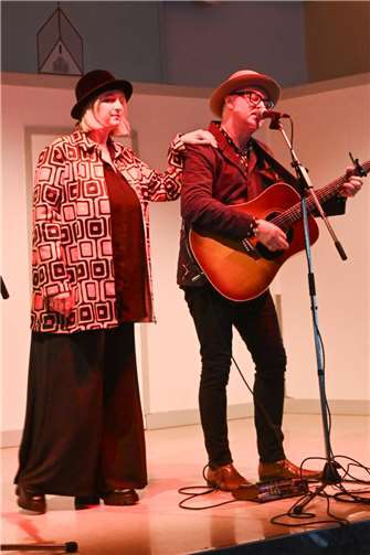 „My Darling Clementine“ entführte die Gäste im Leyscher Hof mit ihren Songs in die Welt der Country- und Americanamusik.Foto: Ilona Ohnemüller