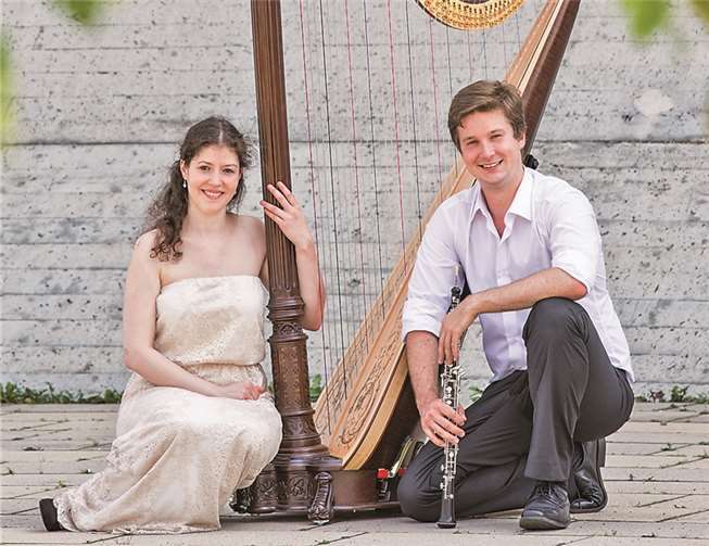 Mykyta Sierov (Oboe) und Jessyca Flemming (Harfe) geben ein Konzert in der Apollinariskirche.privat