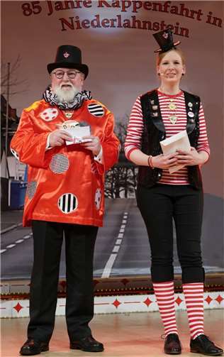 NCV-Schatzmeister Winfried Sauer auf der NCV-Bühne vor zwei Jahren, zusammen mit seiner Tochter Anna – sie ist seit Ende 2020 die 1. Vorsitzende des NCV.  Foto: NCV