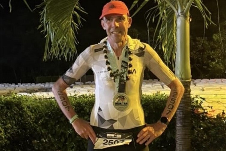 Nach 10:51:16 Stunden  überquerte Peter Conrads vom LT Puderbach die Ziellinie in Kailua-Kona auf Platz 49 in der Klasse M55!!