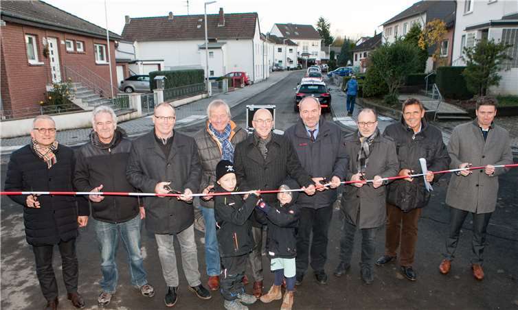 Nach 22 Monaten Bauzeit wurde die Unterdorfstraße in Altendorf-Ersdorf wieder offiziell freigegeben.JOST