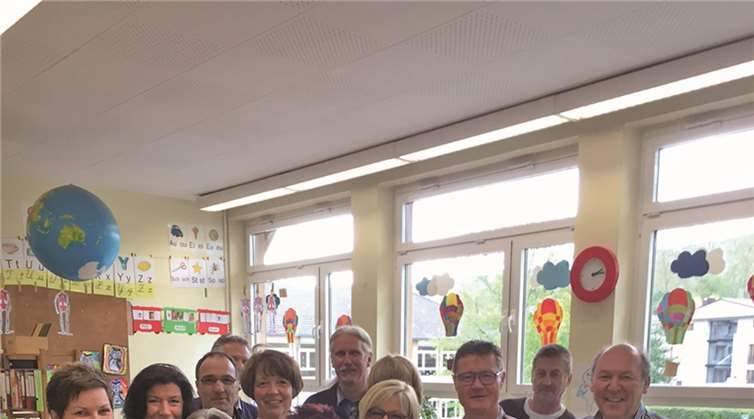 Nach 40 Jahren ein Wiedersehen in den ehemaligen Räumen der Hauptschule.privat