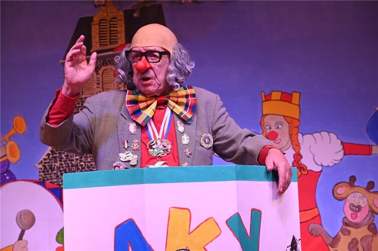 Nach 60 Jahren macht Stefan Zlotnik als Büttenredner Schluss. Fotos: SK