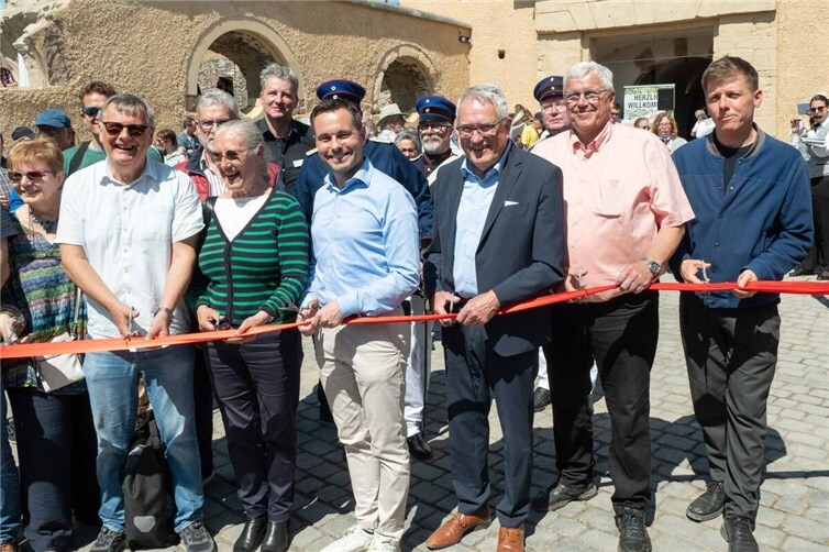 Nach 9 Jahren Bauzeit wurde das Bauwerk der Feste Kaiser Franz in Koblenz Lützel mit einem großen Familienfest feierlich eröffnet.