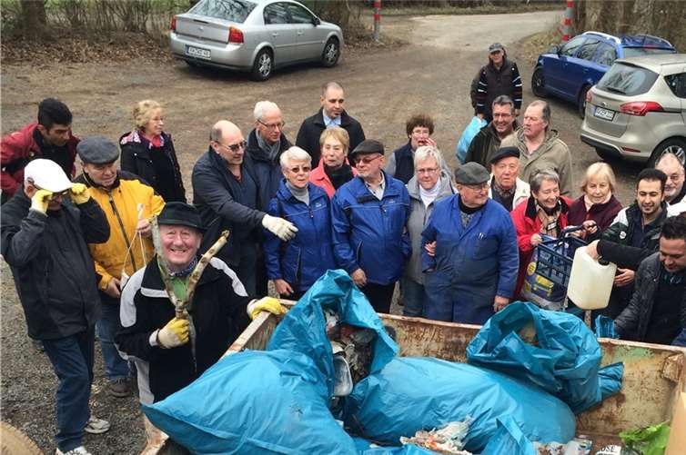 Nach Einsatz war der vom Landratsamt gestellte Container komplett gefüllt. privat