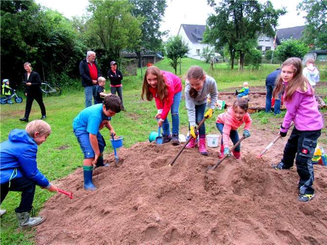 Nach Herzenslust darf hier gewühlt, gebuddelt und gebaut werden. Fotos: MKA