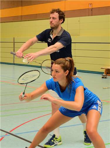 Nach Schulter-Op wieder mit dabei: Timm Griesbach, hier an der Seite von Annika Konder.