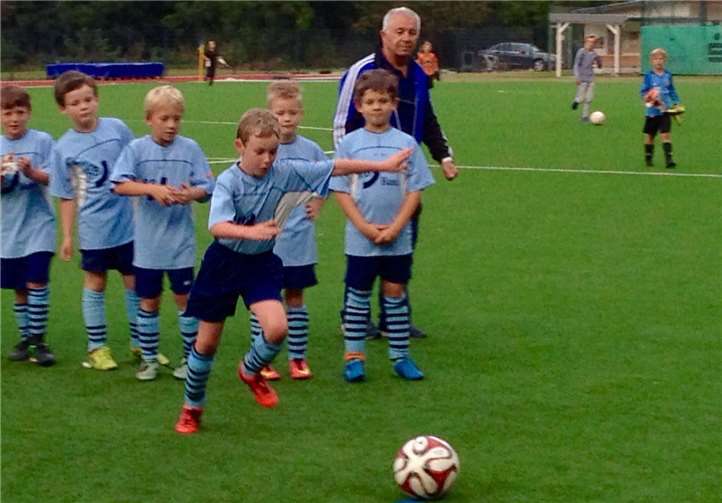 Nach anfänglichem Abtasten entwickelte sich eine Partie mit Chancen auf beiden Seiten. privat