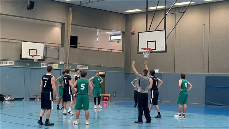 Nach ausgeglichenem Spielbeginn setzten sich die Hausherren allmählich ab.  Foto: DJK Bendorf