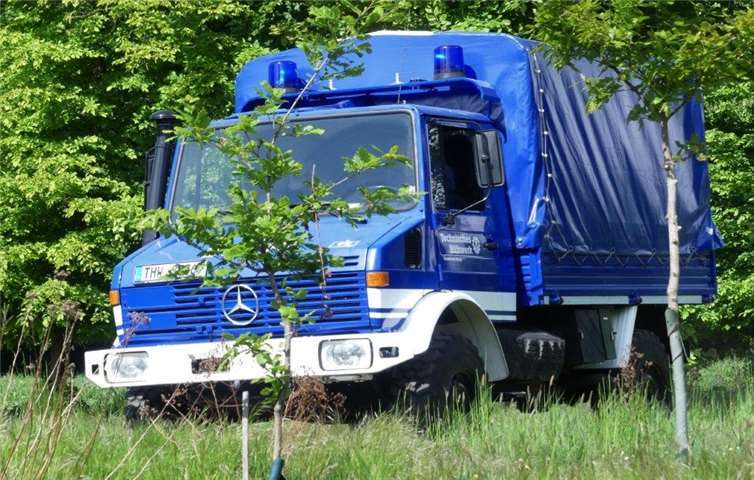 Nach dem Ausprobieren einiger Varianten ist der Unimog jetzt in der Lage, sowohl Wasser zu transportieren als auch einen „pump and roll“- Betrieb, d.h. Wasserabgabe bzw. Löschen während langsamer Fahrt, durchzuführen.
