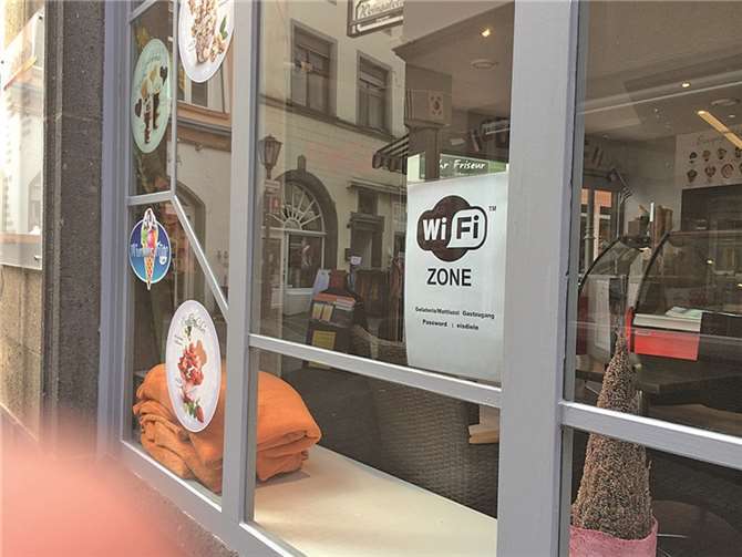 Nach dem Geysir-Zentrum oder einzelnen Geschäften soll auch an zentralen Stellen der Innenstadt ein freies WLAN angeboten werden, fordert die CDU. CDU-Andernach