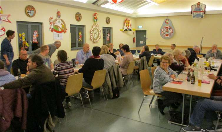 Nach dem Martinszug trafen sich die Spielleute beim traditionellen Uhlesessen. Foto: privat