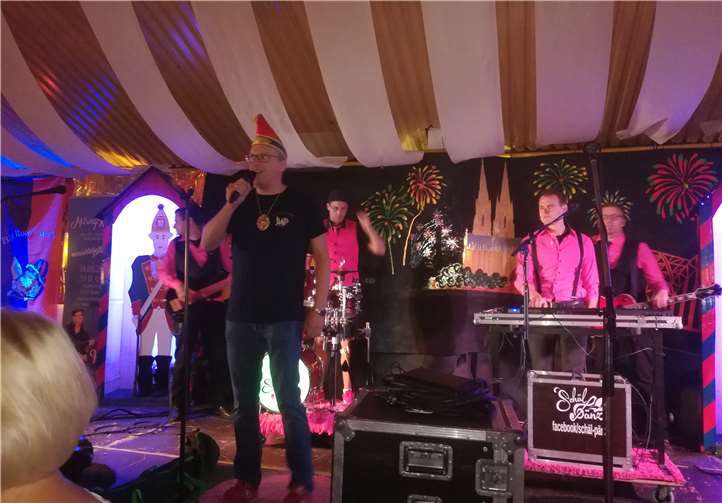 Nach dem Mitsingkonzert gab es Party mit den SchälPänz.