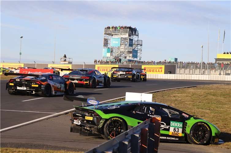 Nach dem Porsche Ausfall in der ersten Runde wurde weiter um Plätze gefightet.