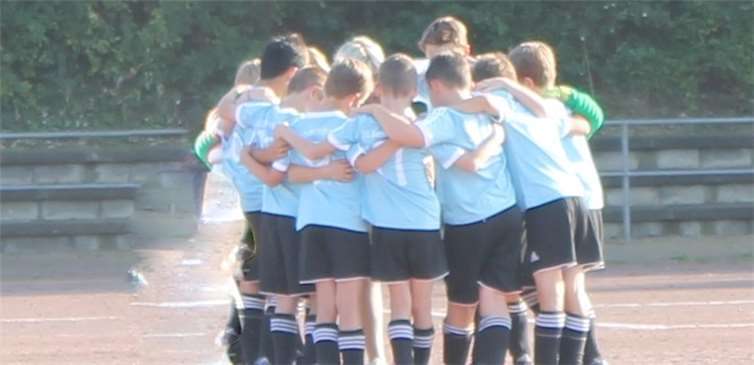 Nach dem Seitenwechsel erhöhten die Gäste ihren Druck und kamen durch ein Tor von Luca Schabo mit 1:2 heran. privat