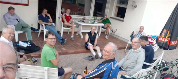 Nach dem Tennis -Training der Herren. Foto: privat