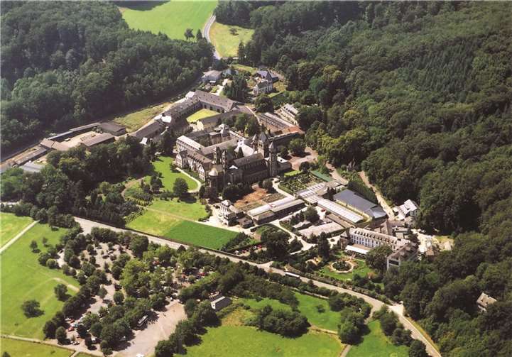 Nach dem Umbau des Seehotels und dem Neubau der Klostergaststätte markiert die Gründung einer separaten Gesellschaft den nächsten konsequenten Schritt in der Professionalisierung der seit über 920 Jahren bestehenden Abtei.Foto: Benediktinerabtei Maria Laach