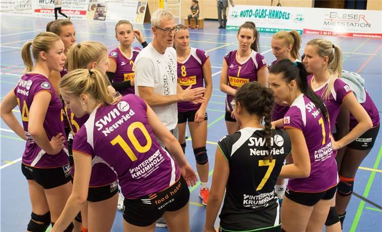 Nach dem deutlichen Rückstand kritisierte Trainer Kocian in der Pause die viel zu lasche Einstellung und fehlende Leidenschaft. Plötzlich gelangen druckvolle Angaben, sichere Annahme und schnelle Kombinationen am Netz. Rainer Fritzen