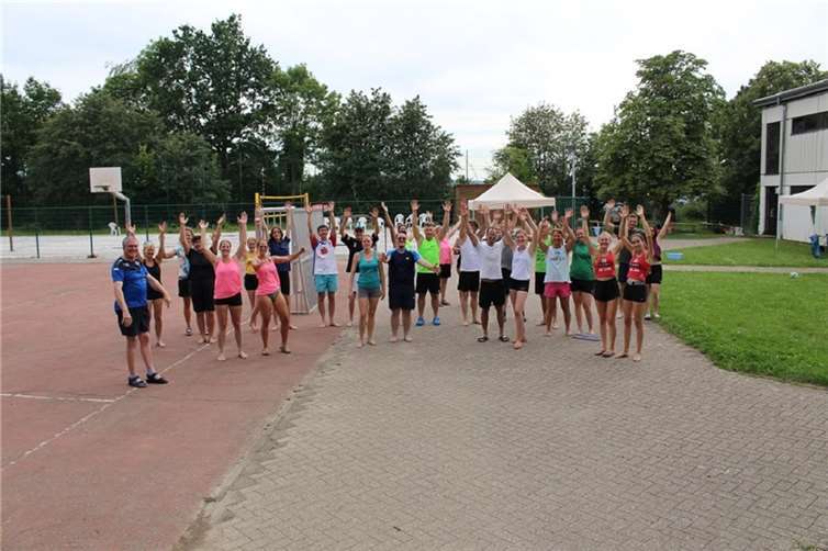 Nach dem erfolgreichen Start im letzten Jahr, veranstalteten die Volleyballer des TV Vallendar am 15. August ihr zweites Sommerbeachturnier für alle Abteilungsmitglieder.Foto: privat