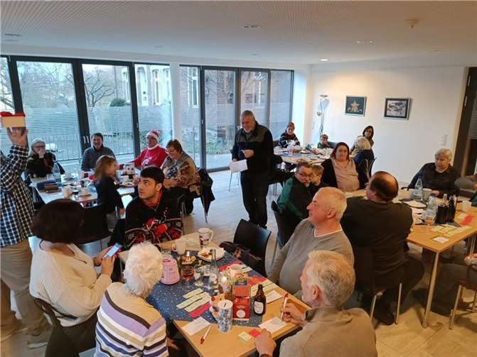 Nach dem gemeinsamen Abendessen saß man noch gemütlich zusammen. Foto: privat