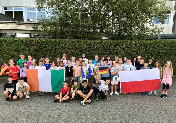 Nach dem obligatorischen Mannschaftsfoto ging es dann flink auch schon zur ersten Trainingseinheit.  Foto: MDG