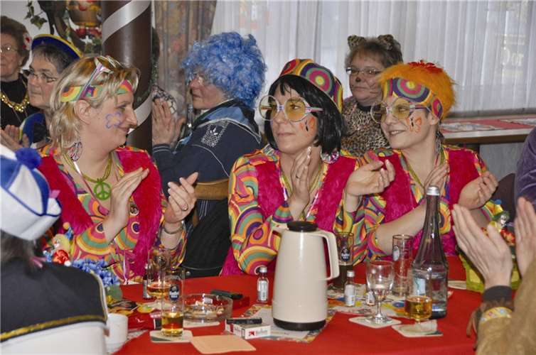 Nach dem offiziellen Programm wurde noch lange jefiert und verzällt.