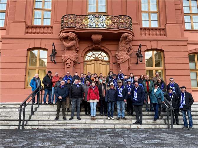 Nach dem offiziellen Teil im Landtag ließen sie den Tag schließlich in gemütlicher Runde auf dem Mainzer Weihnachtsmarkt ausklingen, bevor es mit dem Bus wieder zurück in die Eifel ging. Quelle: Büro von Benedikt Oster