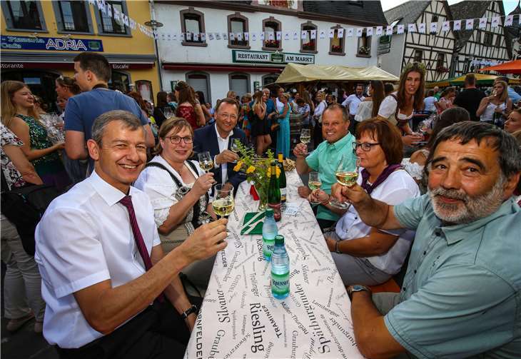 Nach dem offiziellen Teil kam für Schirmherr Ortsbürgermeister Michael Dötsch und seinen Gästen aus der Politik der gemütliche Teil.