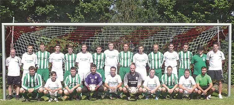 Nach dem sensationellen Auswärtssieg gegen Kastellaun freut sich die Mannschaft des FC Burgen jetzt auf den offiziellen Start der Meisterschaft. privat