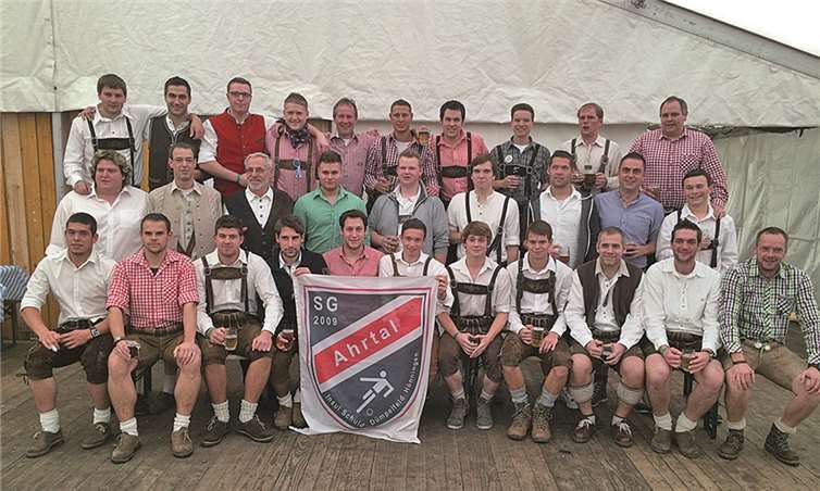 Nach den guten sportlichen Leistungen konnten die Spieler der SG Ahrtal auf dem Oktoberfest feiern. privat