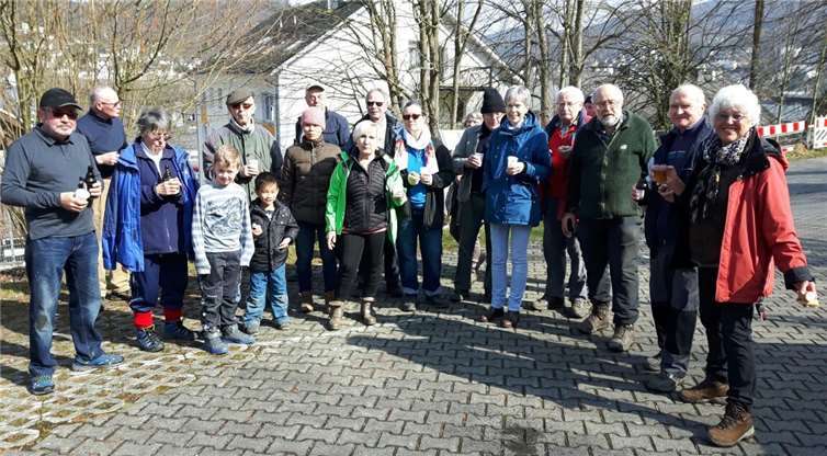 Nach der Arbeit konnten sich die fleißigen Tauniden mit einer zünftigen Brotzeit stärken. Taunusklub