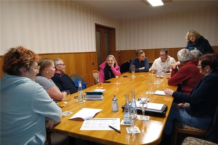 Nach der Begrüßung der Anwesenden konnte Ortsvorsteher Axel Blumenstein von guten Fortschritten berichten.Foto: privat