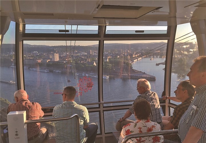 Nach der Begrüßung stand die gemeinsame Fahrt mit der Seilbahn zur Festung Ehrenbreitstein auf dem Programm.privat