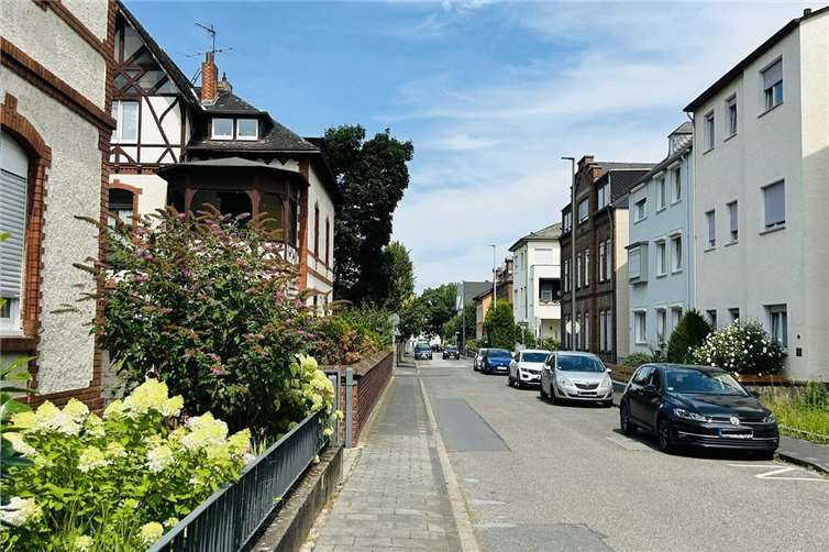 Nach der Fahrbahnerneuerung in der Nord- und Ostallee wird die Wilhelmstraße in einem Abschnitt beidseitig für den allgemeinen Fahrzeugverkehr geöffnet.  Foto: Mira Bind / Stadtverwaltung Lahnstein