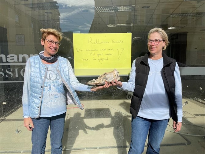 Nach der Flut bewiesen Gisela Dieringer und Brigitte Gafinen Durchhaltevermögen.
