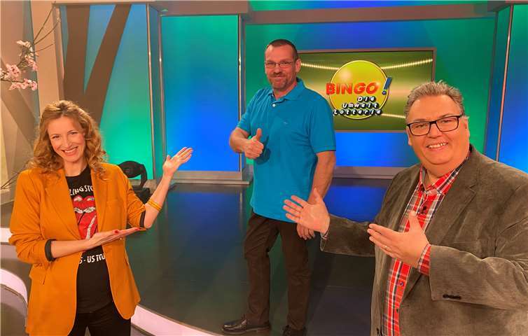 Nach der Live-Sendung gab es noch ein Erinnerungs-Foto mit dem Moderator Michael Thürnau und Gast-Moderatorin Ilka Petersen. Foto: privat