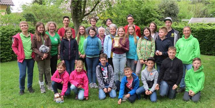 Nach der Meisterschaft wurden die Gewinner beim Grillen und Spielen von allen gefeiert. Privat