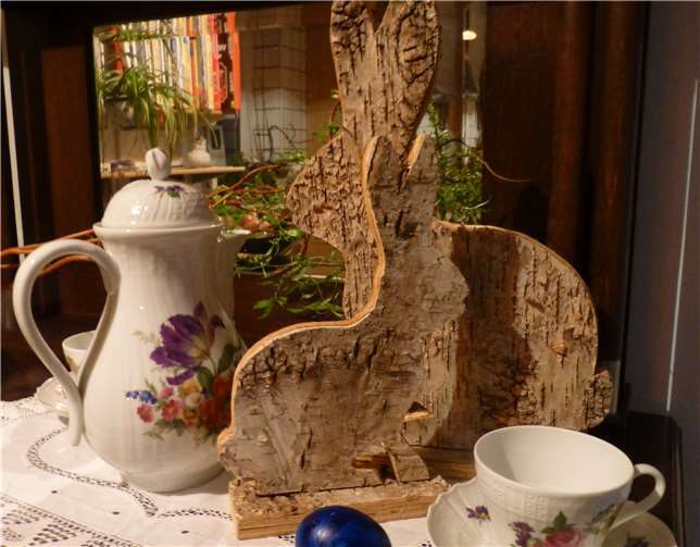 Nach der Messe findet ein Frühstück mit Osterbasar statt.  privat