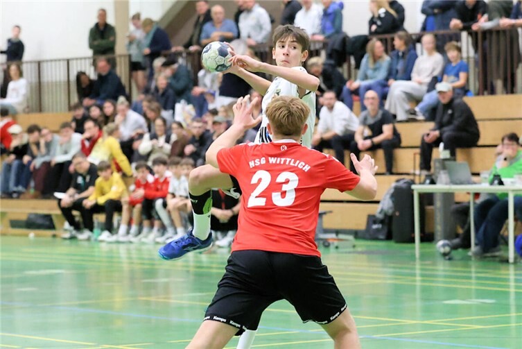 Nach der Pause: Koblenz dreht das Spiel gegen Wittlich. Foto: Didi Mühlen