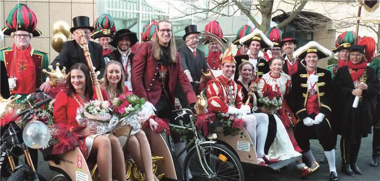 Nach der Proklamation ging es sportlich und dynamisch mit Fahrrädern und Rikscha ins Prinzenpalais Deutsches Haus.