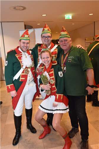 Nach der Veranstaltung feierten die Stadtsoldaten noch in Foyer.