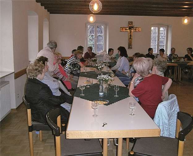 Nach der Versammlung saßen die Mitglieder noch gemütlich zusammen.