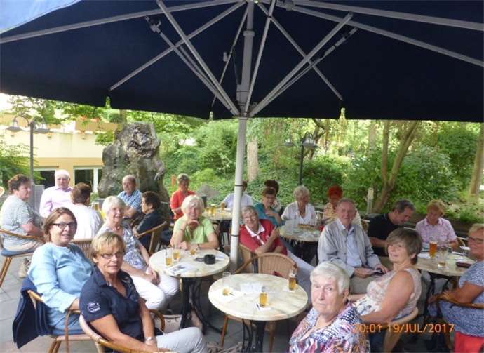 Nach der Wanderfreizeit blieb noch genug Zeit, sich auszutauschen. privat