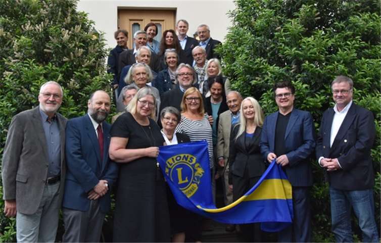 Nach der gelungenen Einführung des Weihnachtskalenders sind sich die Mitglieder des LC Remagen und die Sponsoren einig, das Projekt wieder zu unterstützen.