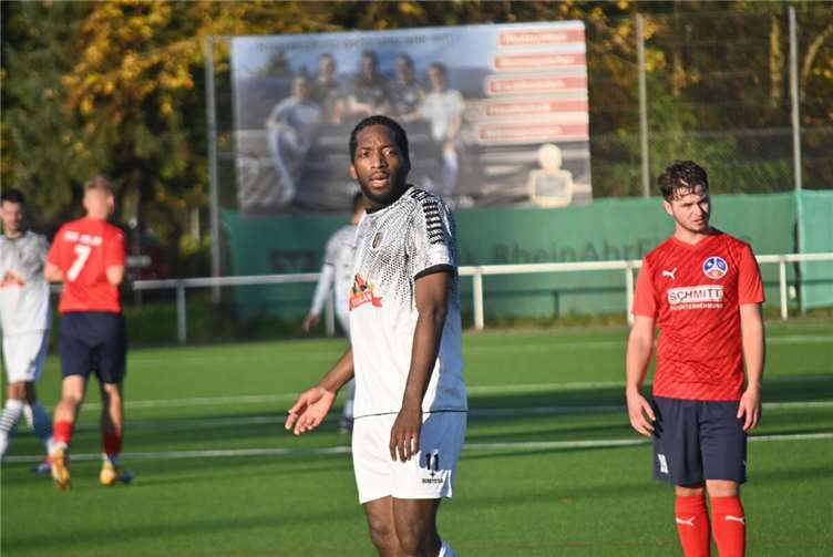 Nach der verletzungsbedingten Auswechslung von Brice Braquin erfolgte ein Bruch im Mendiger Spiel.  Foto: SK