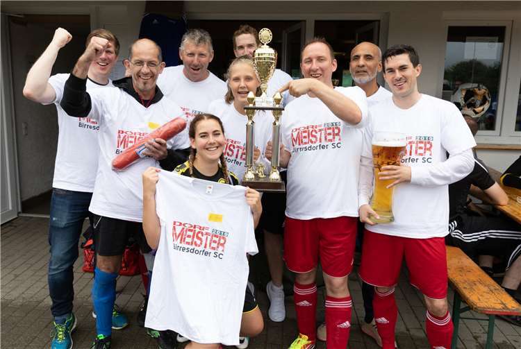 Nach drei Jahren als Vizemeister gelang es dem Birresdorfer Westen, die Dorfmeisterschaft zu gewinnen. Foto: Andreas Thun