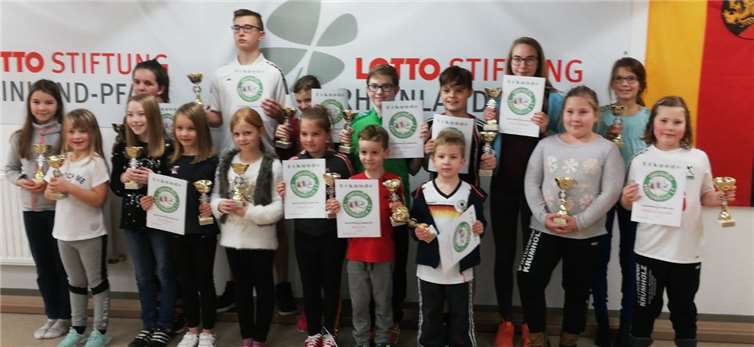 Nach dreistündigem Wettkampf fieberten alle der Siegerehrung entgegen.privat