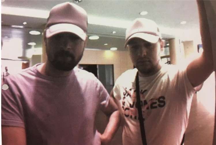 Nach einem Diebstahl in einem Seniorenheim in Meckenheim fahndet die Polizei nach den unbekannten Tätern. Fotos: Polizei Bonn